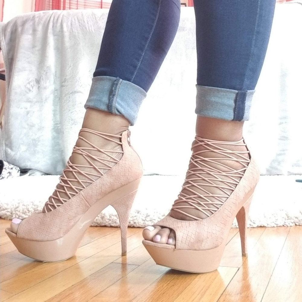 Heels - Picture 3 of 3